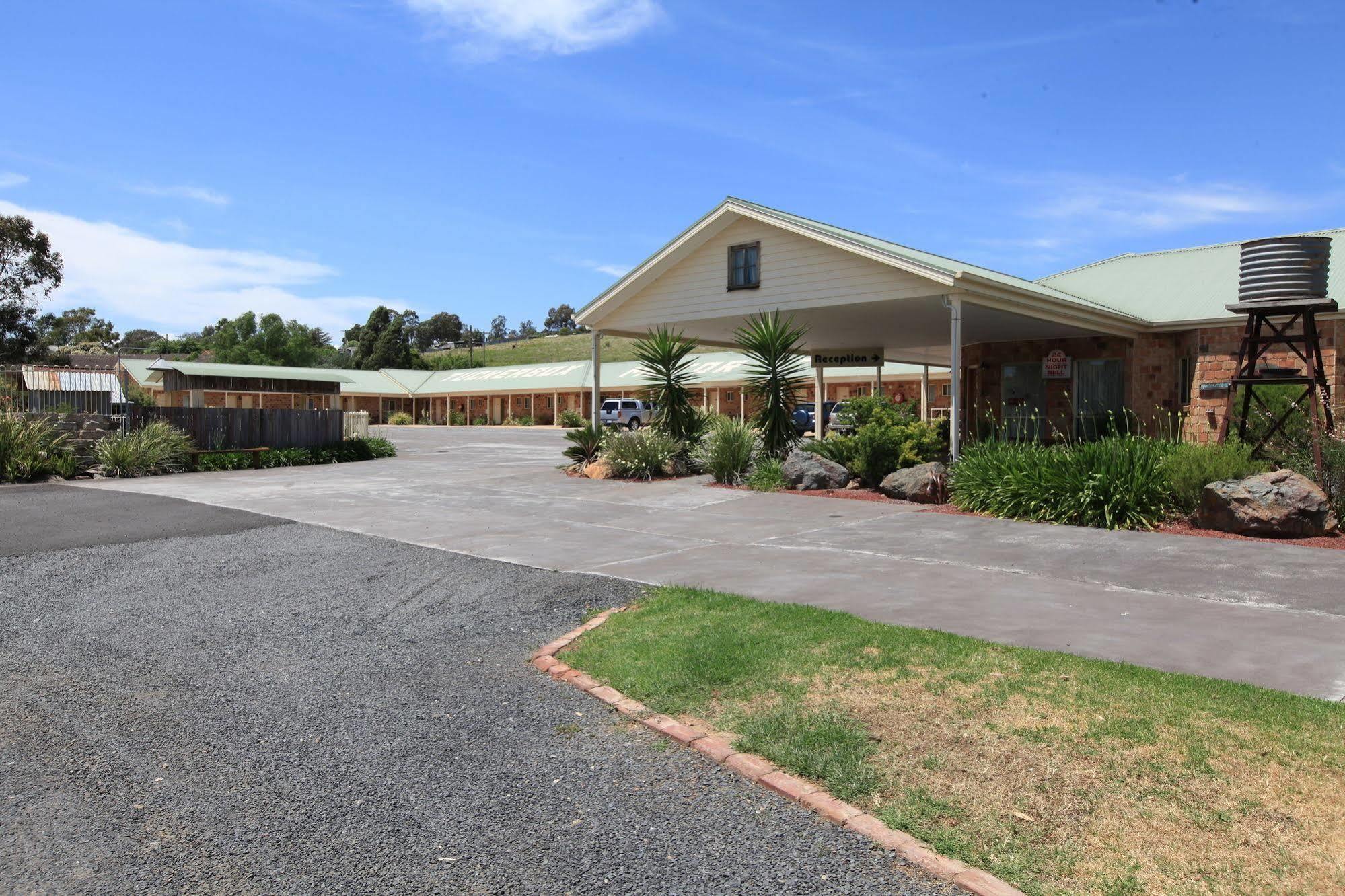 Tuckerbox Motor Inn Gundagai Exterior foto